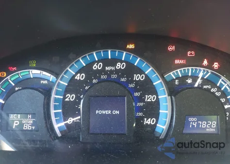 2013 Toyota Camry Hybrid Xle z USA, uszkodzony, nr VIN 4T1BD1FK1DU083931